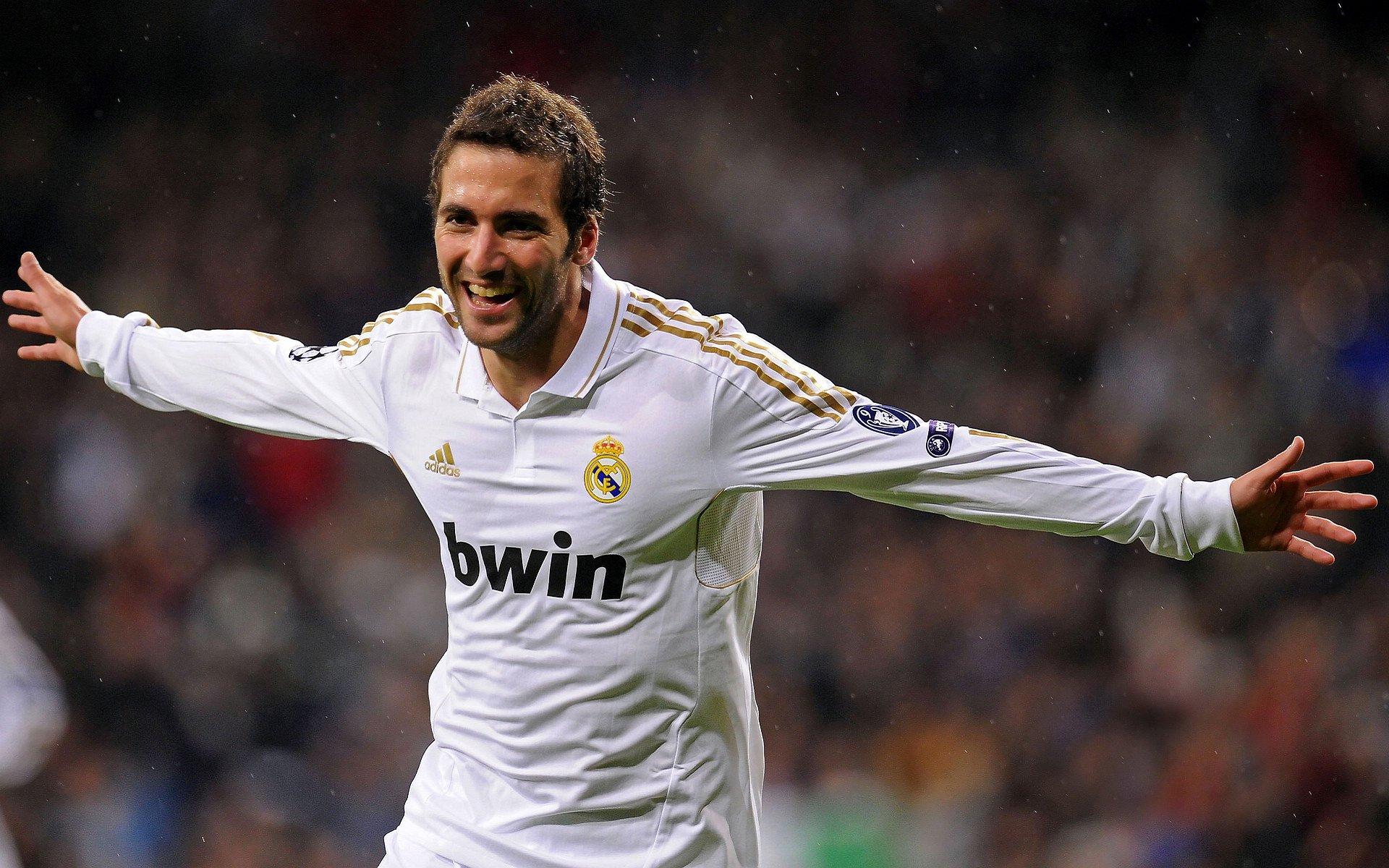 C罗梅开二度助利雅得胜利大胜 传奇继续书写新篇章